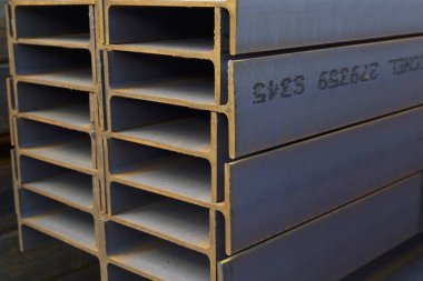 Metal profil kiriş depodaki paketlerine metal ürünleri, Rusya Federasyonu