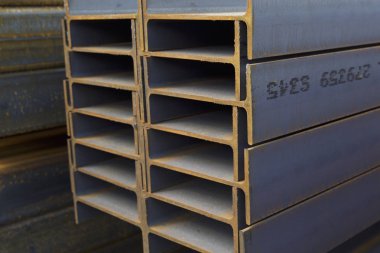 Metal profil kiriş depodaki paketlerine metal ürünleri, Rusya Federasyonu