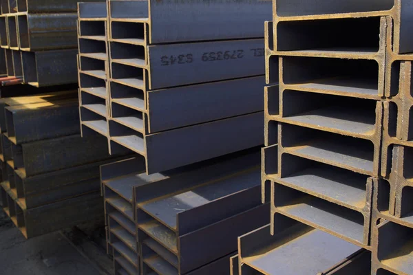 Metal profil kiriş depodaki paketlerine metal ürünleri, Rusya Federasyonu