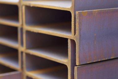 Metal profil kiriş depodaki paketlerine metal ürünleri, Rusya Federasyonu