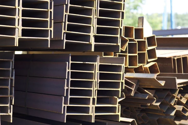 Metal profil kiriş depodaki paketlerine metal ürünleri, Rusya Federasyonu