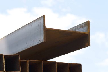 Metal profil kiriş depodaki paketlerine metal ürünleri, Rusya Federasyonu