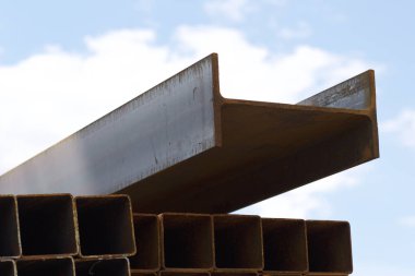 Metal profil kiriş depodaki paketlerine metal ürünleri, Rusya Federasyonu