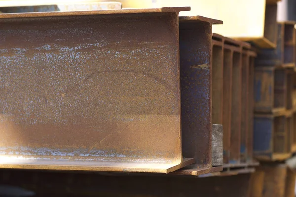 Metal profil kiriş depodaki paketlerine metal ürünleri, Rusya Federasyonu