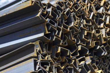 Metal profil kanal depodaki paketlerine metal ürünleri, Rusya Federasyonu