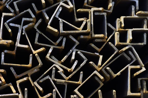 Metal profil kanal depodaki paketlerine metal ürünleri, Rusya Federasyonu