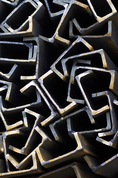 Metal profil kanal depodaki paketlerine metal ürünleri, Rusya Federasyonu