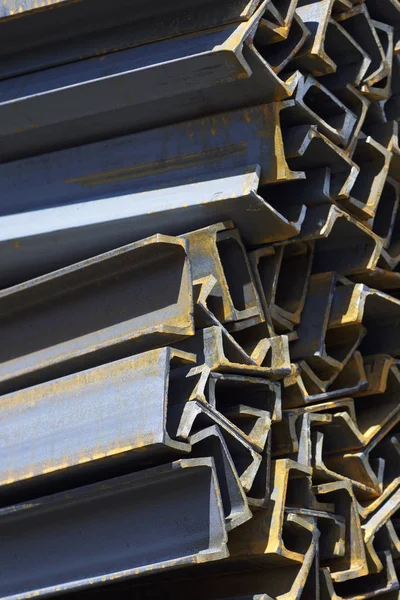 Metal profil kanal depodaki paketlerine metal ürünleri, Rusya Federasyonu