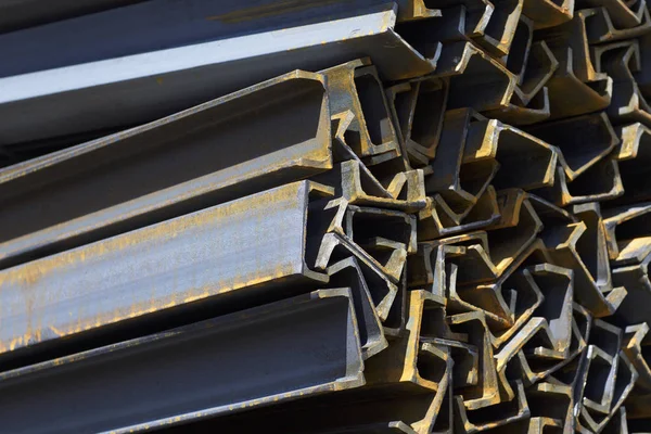 Metal profil kanal depodaki paketlerine metal ürünleri, Rusya Federasyonu