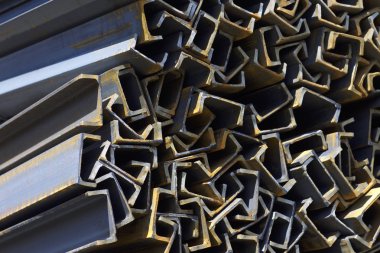 Metal profil kanal depodaki paketlerine metal ürünleri, Rusya Federasyonu