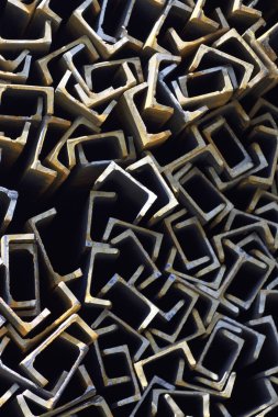 Metal profil kanal depodaki paketlerine metal ürünleri, Rusya Federasyonu