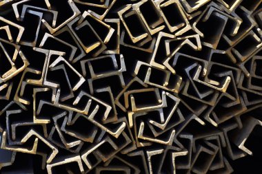 Metal profil kanal depodaki paketlerine metal ürünleri, Rusya Federasyonu