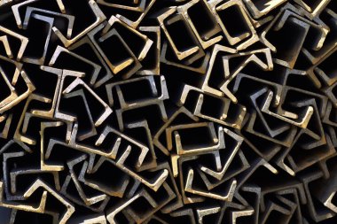 Metal profil kanal depodaki paketlerine metal ürünleri, Rusya Federasyonu