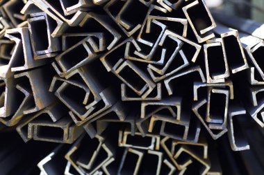 Metal profil kanal depodaki paketlerine metal ürünleri, Rusya Federasyonu