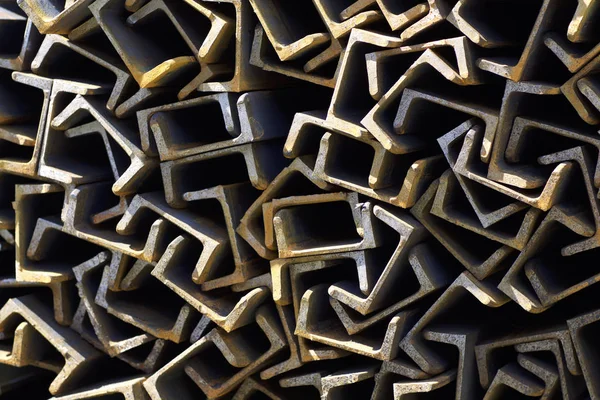 Metal profil kanal depodaki paketlerine metal ürünleri, Rusya Federasyonu