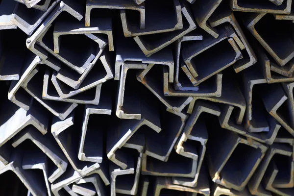 Metal profil kanal depodaki paketlerine metal ürünleri, Rusya Federasyonu