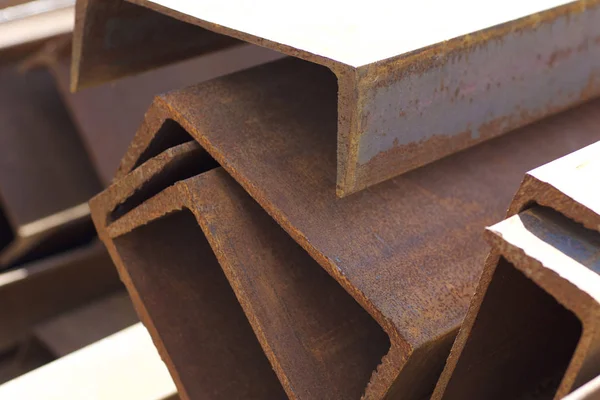 Metal profil kanal depodaki paketlerine metal ürünleri, Rusya Federasyonu