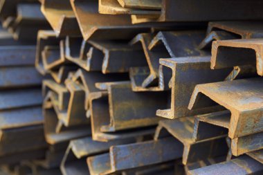 Metal profil kanal depodaki paketlerine metal ürünleri, Rusya Federasyonu