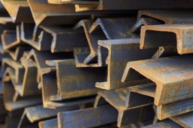 Metal profil kanal depodaki paketlerine metal ürünleri, Rusya Federasyonu