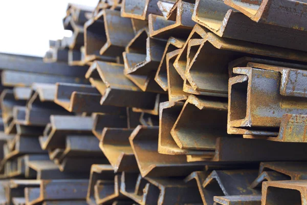 Metal profil kanal depodaki paketlerine metal ürünleri, Rusya Federasyonu