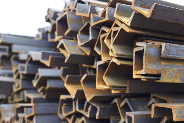 Metal profil kanal depodaki paketlerine metal ürünleri, Rusya Federasyonu