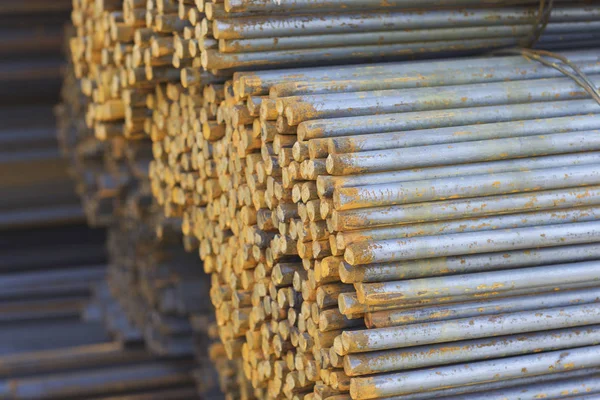 Metal ürünleri, Rusya depodaki paketlerine yuvarlak bölümünün metal profil