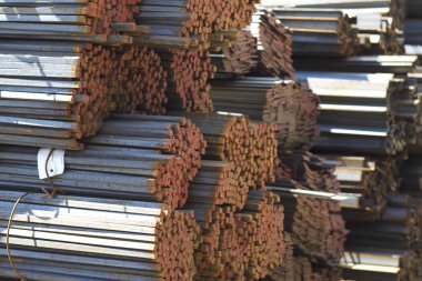 Metal ürünleri, Rusya depodaki paketleri meydanda metal profil