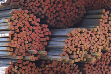 Metal ürünleri, Rusya depodaki paketleri meydanda metal profil