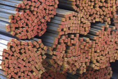 Metal ürünleri, Rusya depodaki paketleri meydanda metal profil