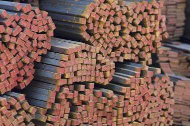 Metal ürünleri, Rusya depodaki paketleri meydanda metal profil