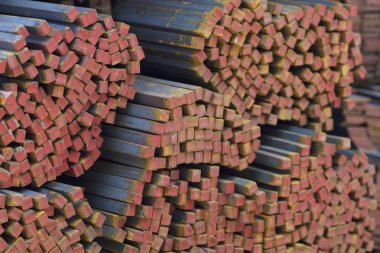 Metal ürünleri, Rusya depodaki paketleri meydanda metal profil