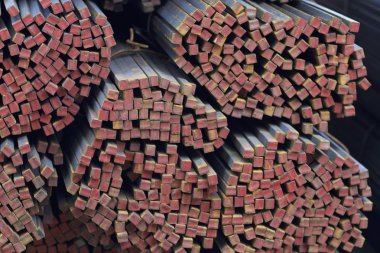 Metal ürünleri, Rusya depodaki paketleri meydanda metal profil