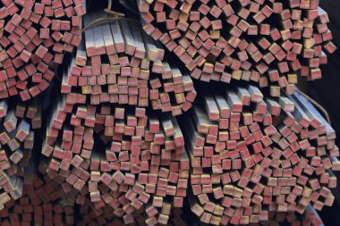 Metal ürünleri, Rusya depodaki paketleri meydanda metal profil