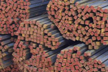 Metal ürünleri, Rusya depodaki paketleri meydanda metal profil