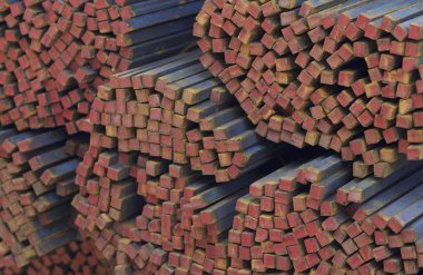 Metal ürünleri, Rusya depodaki paketleri meydanda metal profil