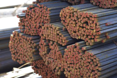 Metal ürünleri, Rusya depodaki paketleri meydanda metal profil