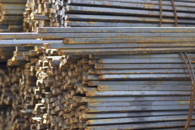 Metal ürünleri, Rusya depodaki paketleri meydanda metal profil