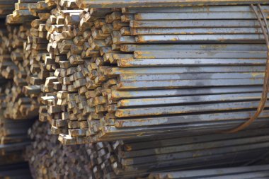 Metal ürünleri, Rusya depodaki paketleri meydanda metal profil