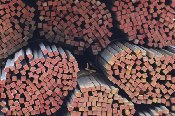 Metal ürünleri, Rusya depodaki paketleri meydanda metal profil