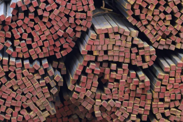 Metal ürünleri, Rusya depodaki paketleri meydanda metal profil