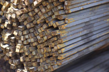 Metal ürünleri, Rusya depodaki paketleri meydanda metal profil