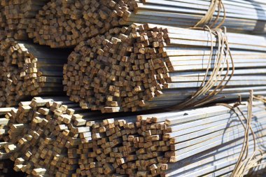 Metal ürünleri, Rusya depodaki paketleri meydanda metal profil