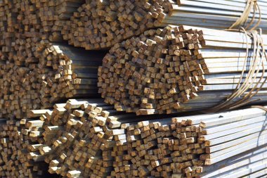 Metal ürünleri, Rusya depodaki paketleri meydanda metal profil