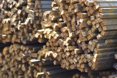 Metal ürünleri, Rusya depodaki paketleri meydanda metal profil