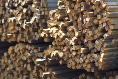 Metal ürünleri, Rusya depodaki paketleri meydanda metal profil