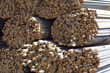 Metal ürünleri, Rusya depodaki paketleri meydanda metal profil