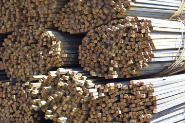 Metal ürünleri, Rusya depodaki paketleri meydanda metal profil