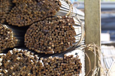 Metal ürünleri, Rusya depodaki paketleri meydanda metal profil