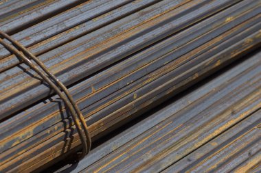 Metal ürünleri, Rusya depodaki paketleri meydanda metal profil