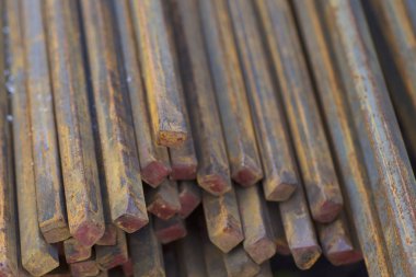 Metal ürünleri, Rusya depodaki paketleri meydanda metal profil